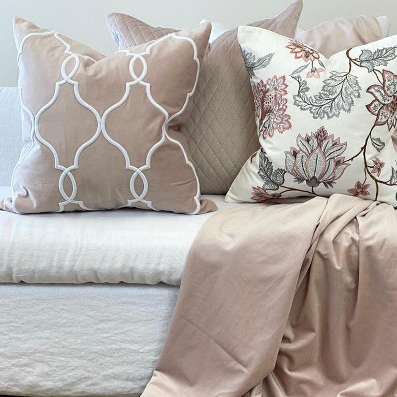 LUNA LUXURY THROW BLUSH